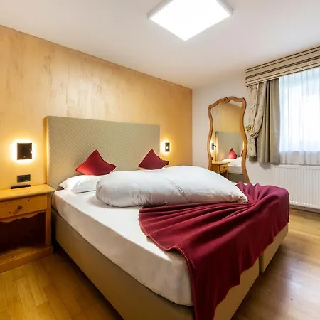 Aparthotel Ciasa Milandura