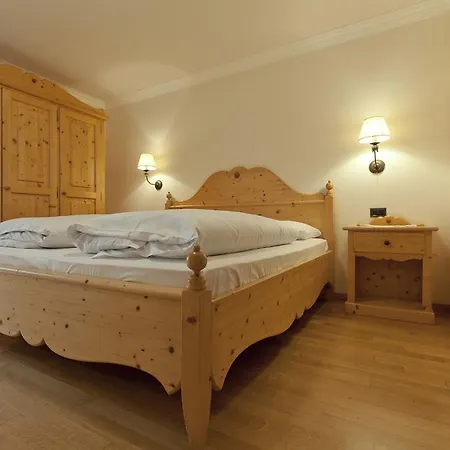 Aparthotel Ciasa Milandura 3*